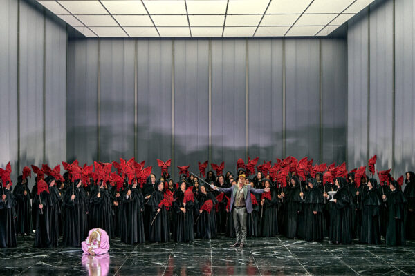 Szene Götterdämmerung, zweiter Aufzug, Bayreuther Festspiele 2024.